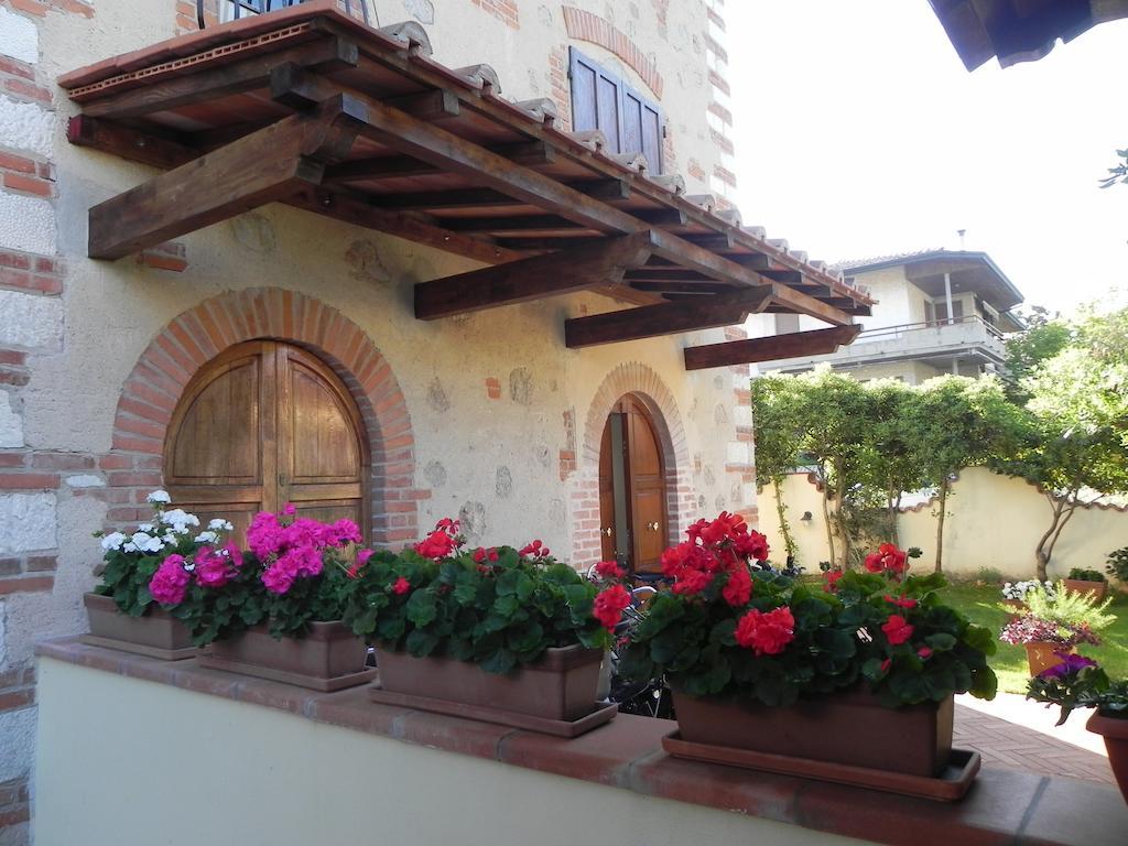 Villa Il Fortino ลิโด ดิ กามาโยเร ภายนอก รูปภาพ